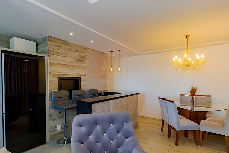 Apartamento com três quartos e ar-condicionado
