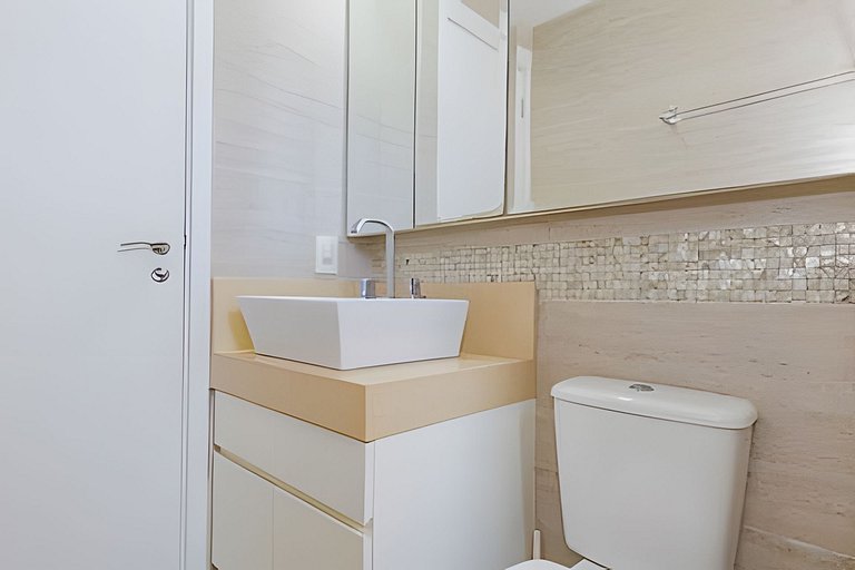 Apartamento com três quartos e ar-condicionado