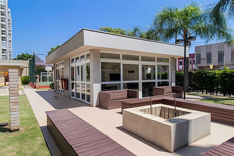 Apartamento com três quartos e ar-condicionado
