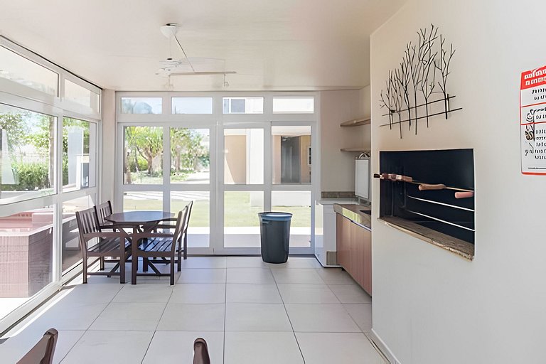 Apartamento com três quartos e ar-condicionado