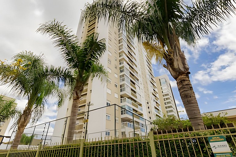 Apartamento com três quartos e ar-condicionado