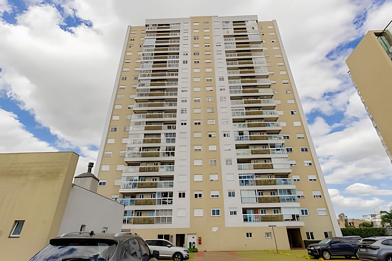 Apartamento com três quartos e ar-condicionado