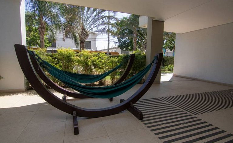 Apartamento com três quartos e ar-condicionado