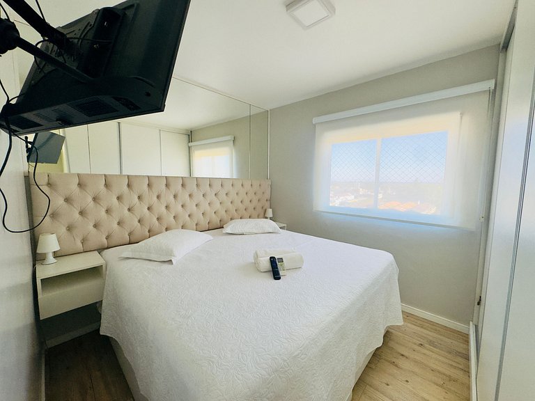 Apartamento com três quartos e ar-condicionado