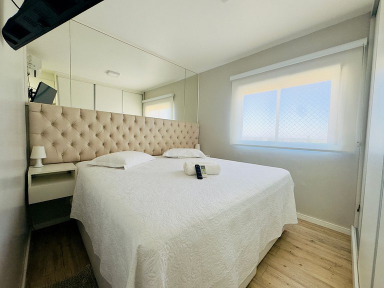 Apartamento com três quartos e ar-condicionado