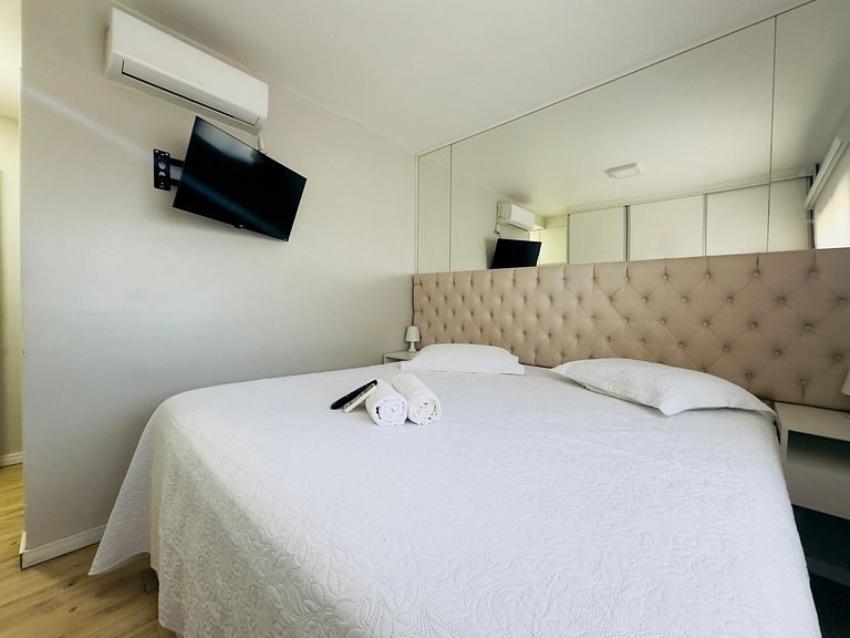Apartamento com três quartos e ar-condicionado