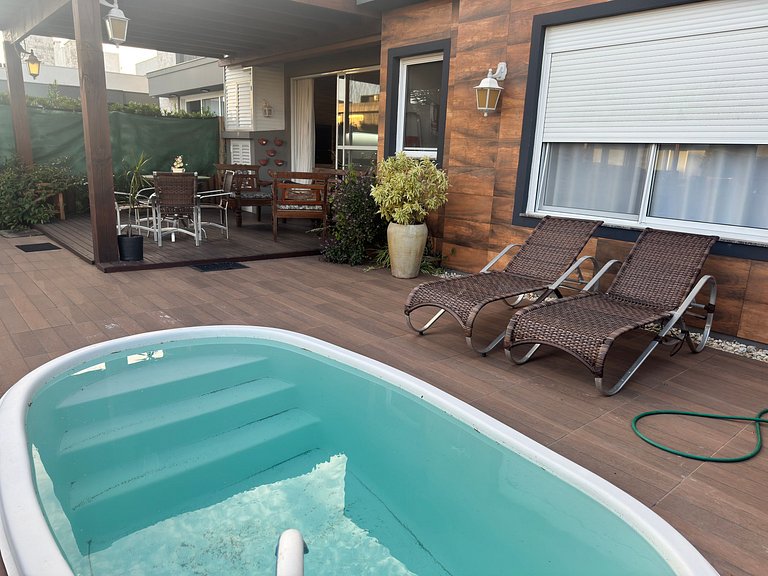 Casa 4 Suítes com piscina Fundos Lago-Ilhas Resort